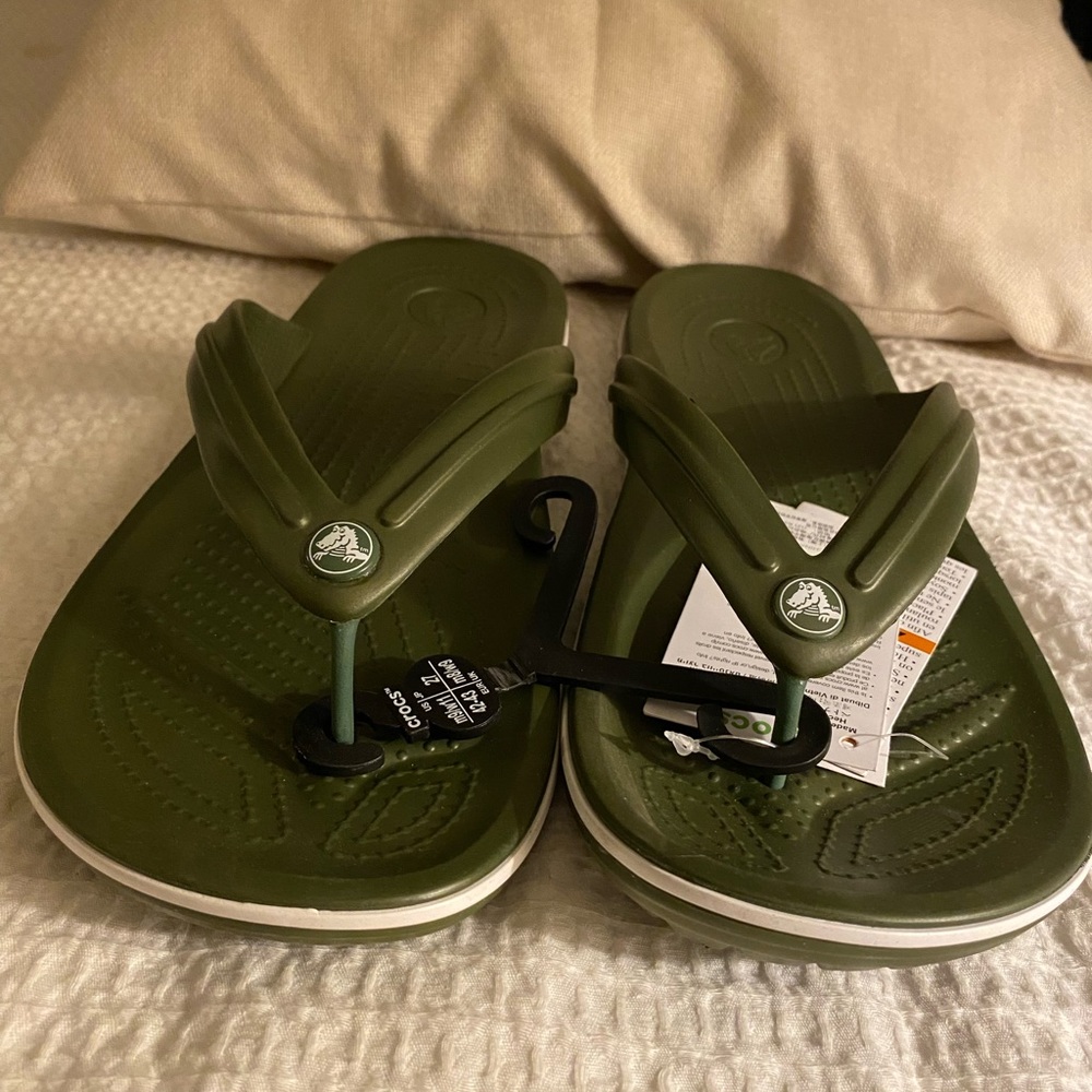 Crocs sandals men size 9 woman size 11